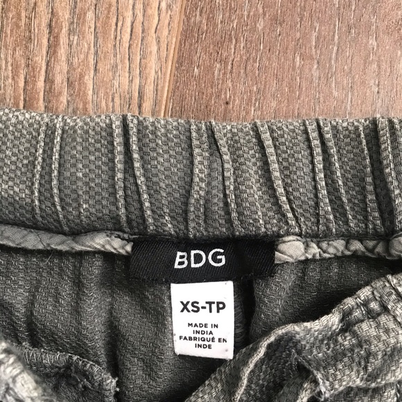 BDG Urban Outfitters- army green pants XS - Picture 3 of 5